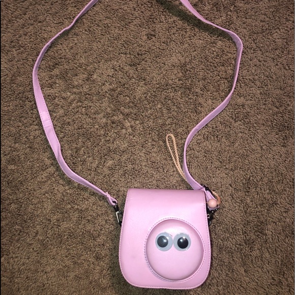 Instax Mini 8 Polaroid Camera (pink) with pink case - Picture 4 of 4